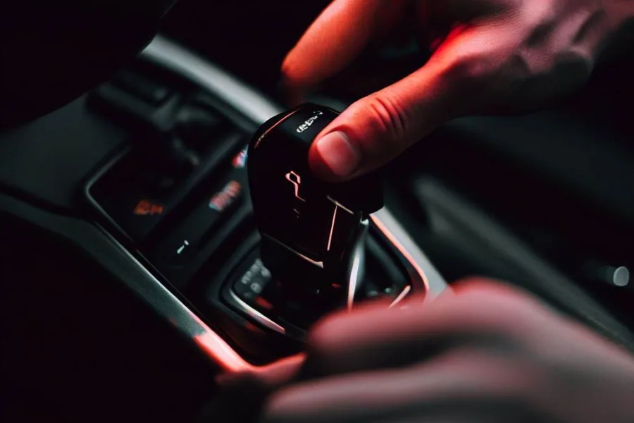 Jak odblokować hamulec ręczny elektryczny Audi